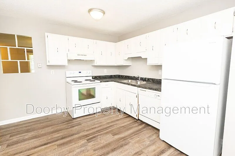 Building Photo - 901 Forest Dale Ln #B