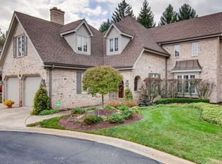 2 Tartan Ridge Rd, Burr Ridge, IL 60527