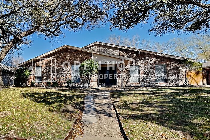 1st image of 3000 Canyon Valley Trl