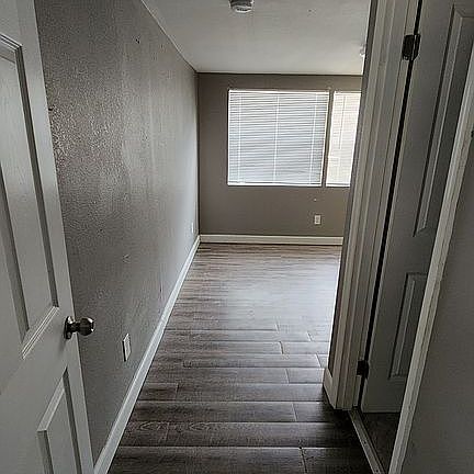 4th image of 2421 14th Ave S