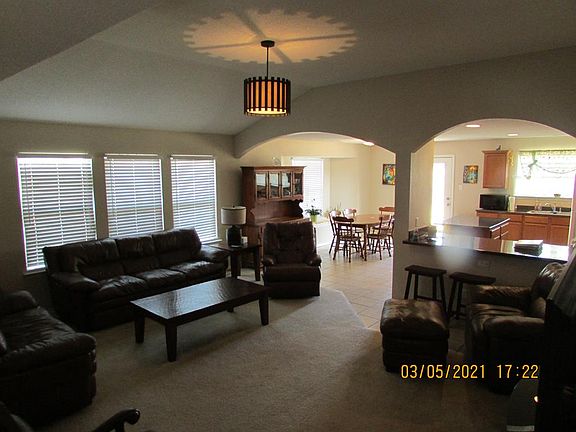 5th image of 301 Cabrillo Dr