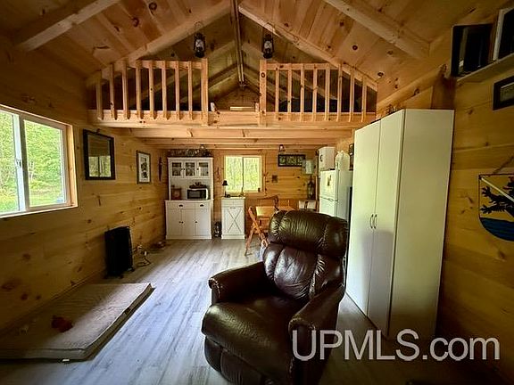 5th image of 6629 Spruce Dr