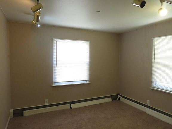 5th image of 26307 Woodmont St