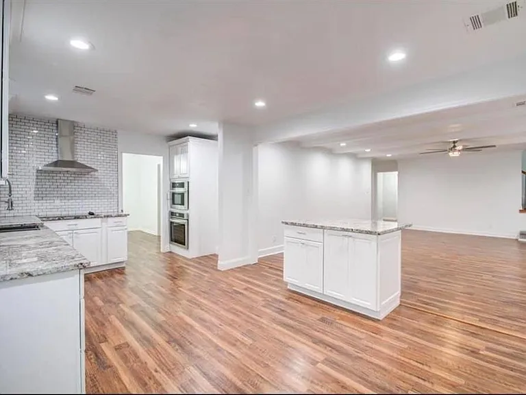 17211 Rolling Creek Dr — Photo 4
