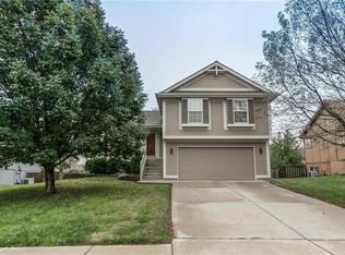 609 E Acorn St, Gardner, KS 66030