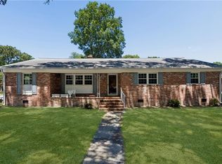 1667 Neptune Dr, Hampton, VA 23669