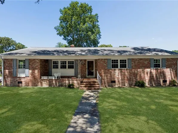 1667 Neptune Dr, Hampton, VA 23669
