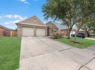 2042 Shore Breeze Dr, Pearland, TX 77584