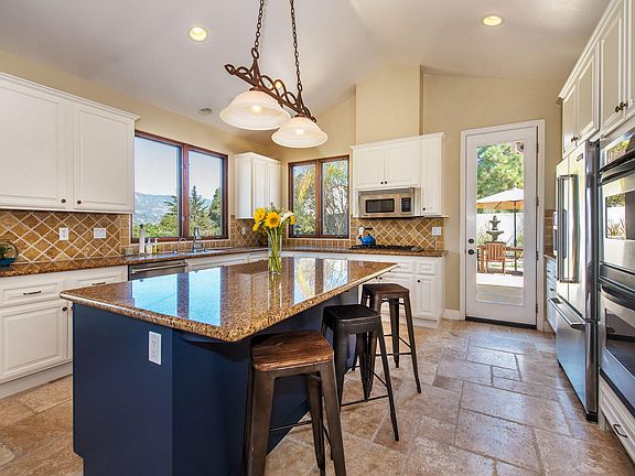 2nd image of 1210 Miracanon Ln