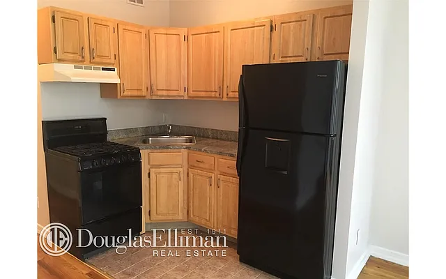 Rented by Douglas Elliman | media 7