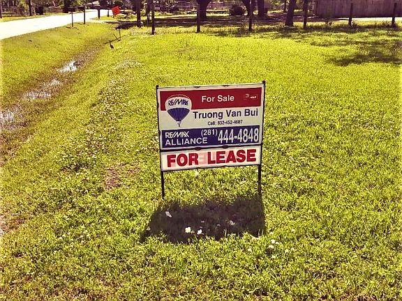 3rd image of 16414 Bear Bayou Dr