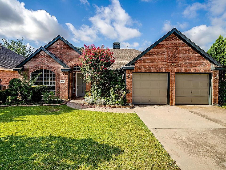 1st image of 6955 Briarwood Dr
