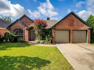 6955 Briarwood Dr, Fort Worth, TX 76132
