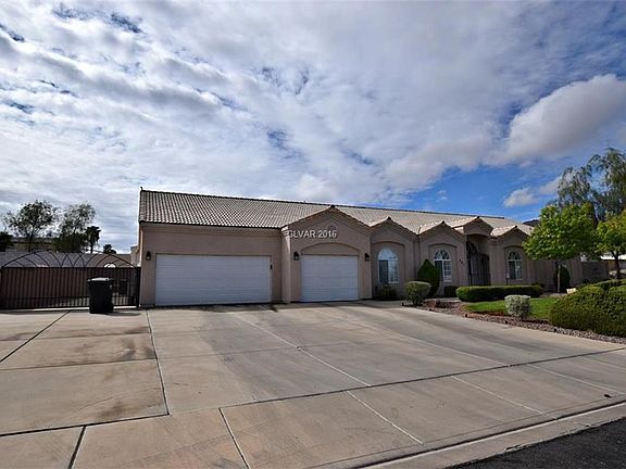 2nd image of 201 E Chaparral Dr