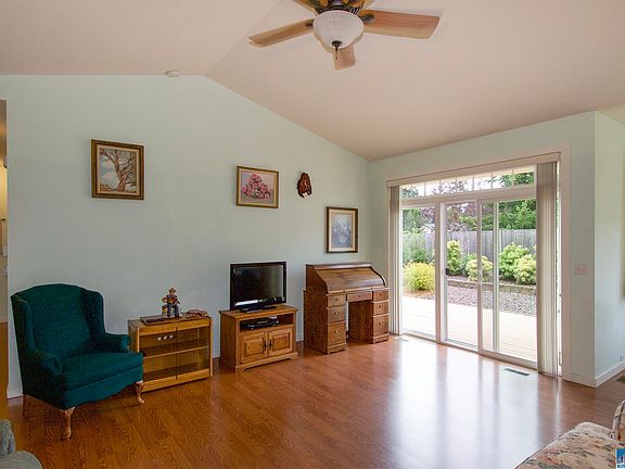 4th image of 635 W Summer Breeze Ln