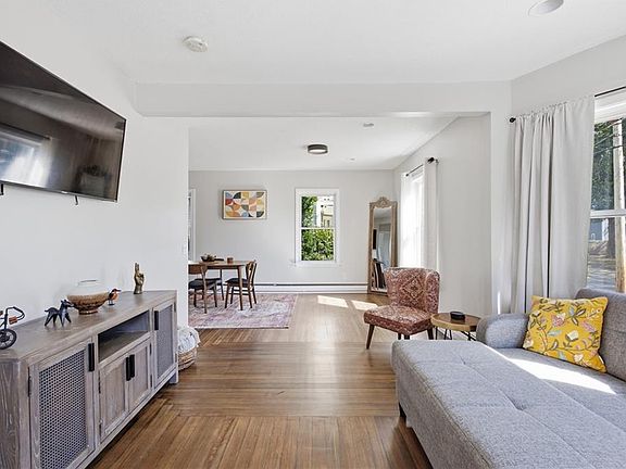 4th image of 59 Bourne Ave