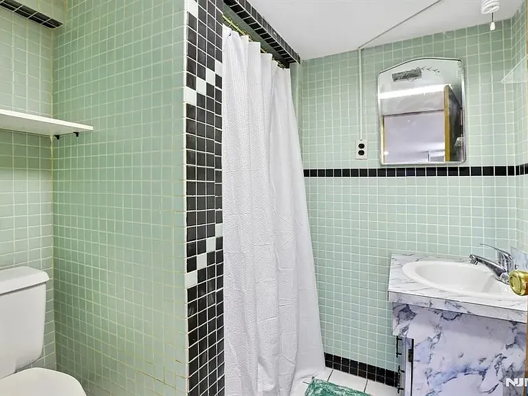 18 Patterson St — Photo 30