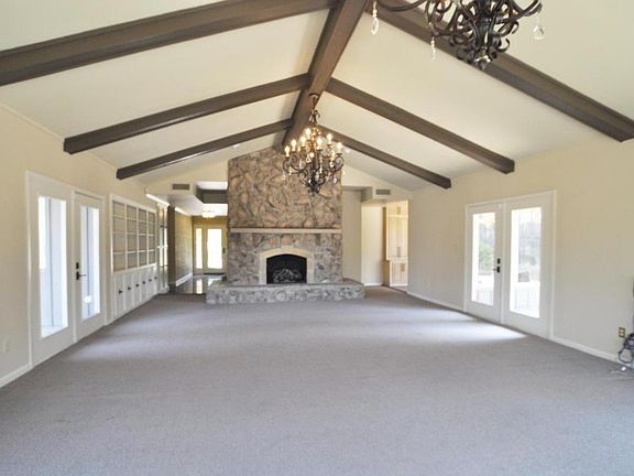 4th image of 818 Sunnyside Dr