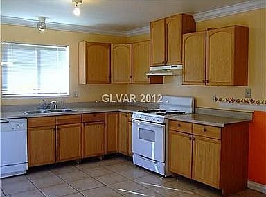 2nd image of 413 Carlin Ave