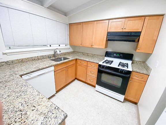 5th image of 775 Lakemuir Dr