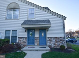 1208 Foxmeadow Dr, Royersford, PA 19468