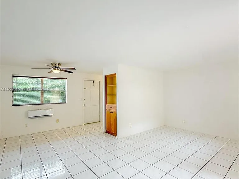 1401 Grant St #3 — Photo 4