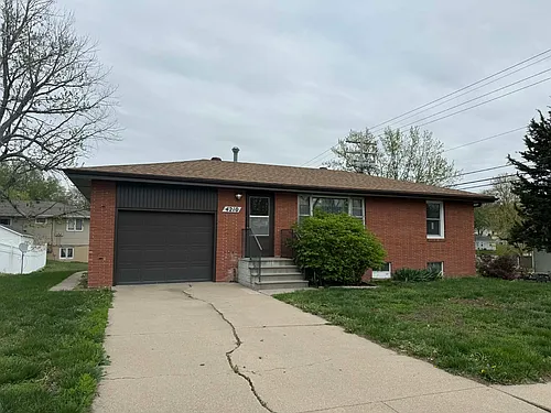4210 S 49th St Photo 1