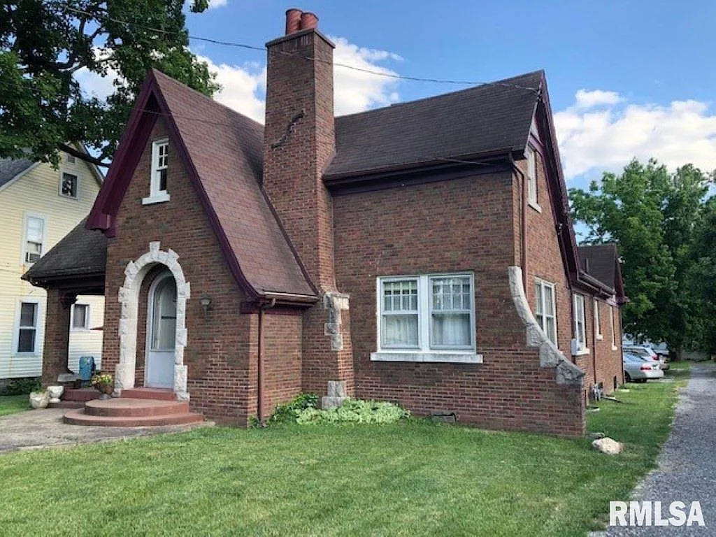 715 North St photo 1