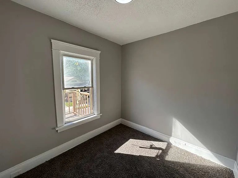 1093 E 147th St #2 — Photo 12
