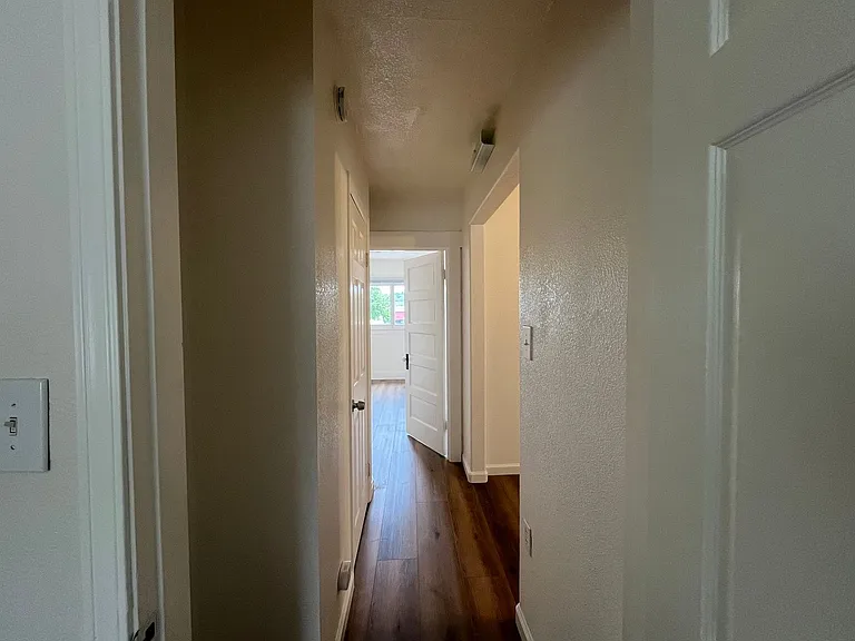 1434 Pine St — Photo 9