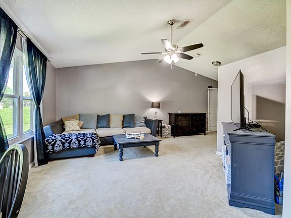 3rd image of 1169 W Hancock Dr