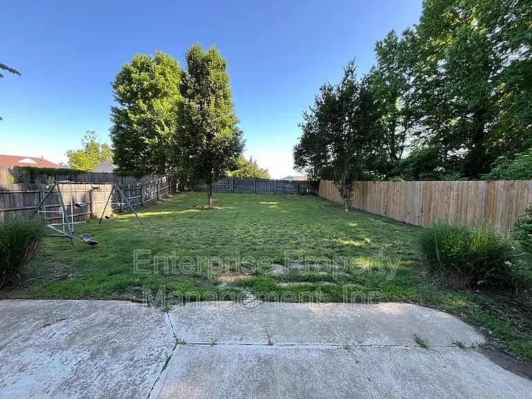 6986 Parkbrook Ln — Photo 22
