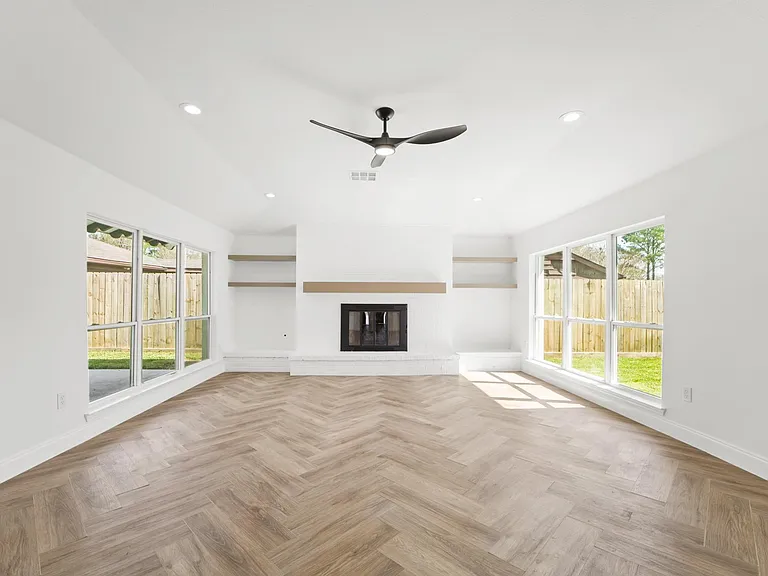 10722 Lynbrook Dr — Photo 5