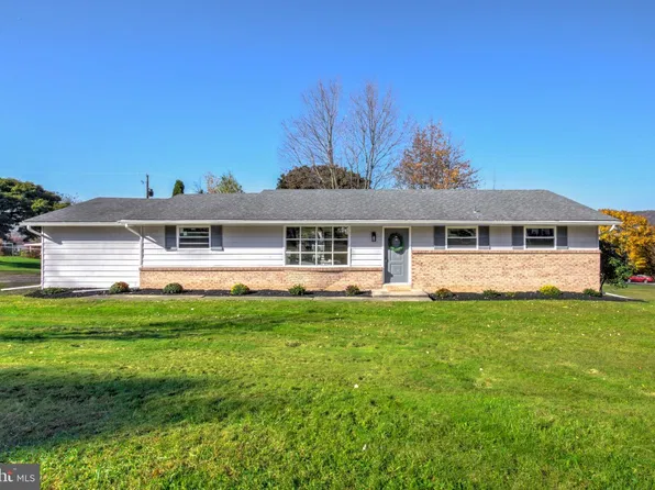 211 Birchwyn Dr, Elysburg, PA 17824