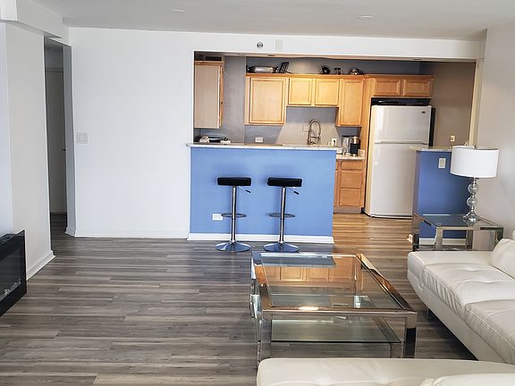 2nd image of 620 Peachtree St NE APT 1513