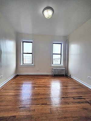 5th image of 2420 Creston Ave APT 5A