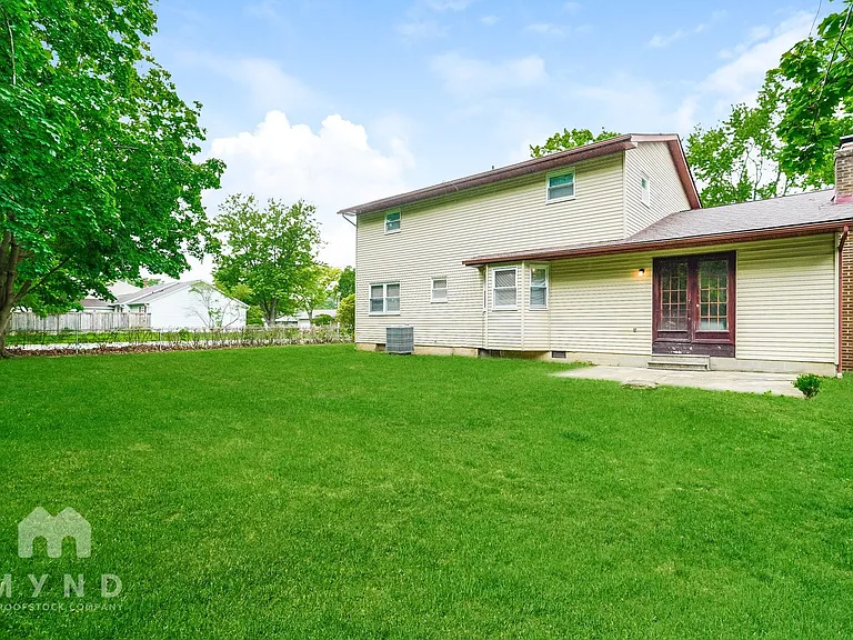 566 Presidential Way — Photo 22