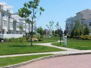 6610 Beach Front Rd, Arverne, NY 11692