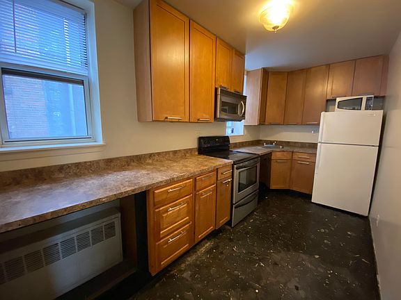 5th image of 249 E 30th St APT 5F