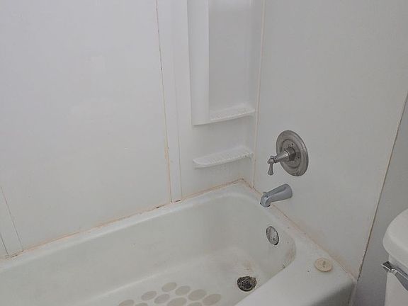 4th image of 1016 Bratton Ave Unit 6