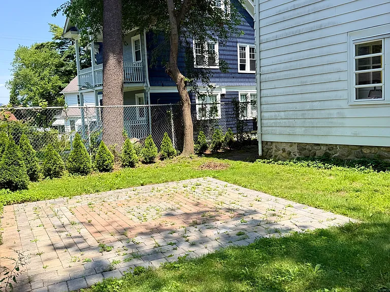 332 Robbins St — Photo 26