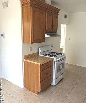 4th image of 214 Croesus Ave