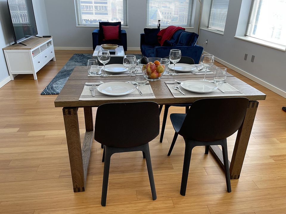 Dining table seats 4