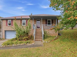 1002 Lowell Dr E, Fayetteville, TN 37334