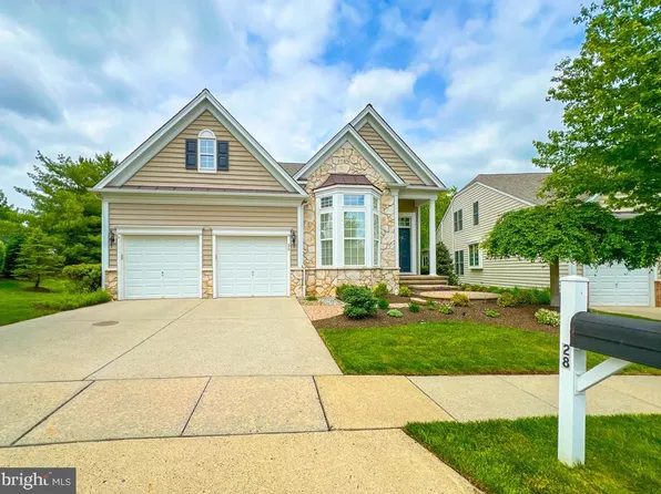 28 Beidler Dr, Washington Crossing, PA 18977