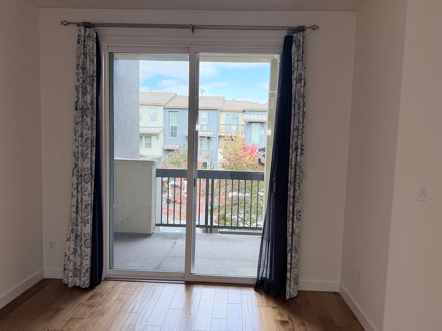 3 bed, 1482 sqft, $5,300 — Photo 2