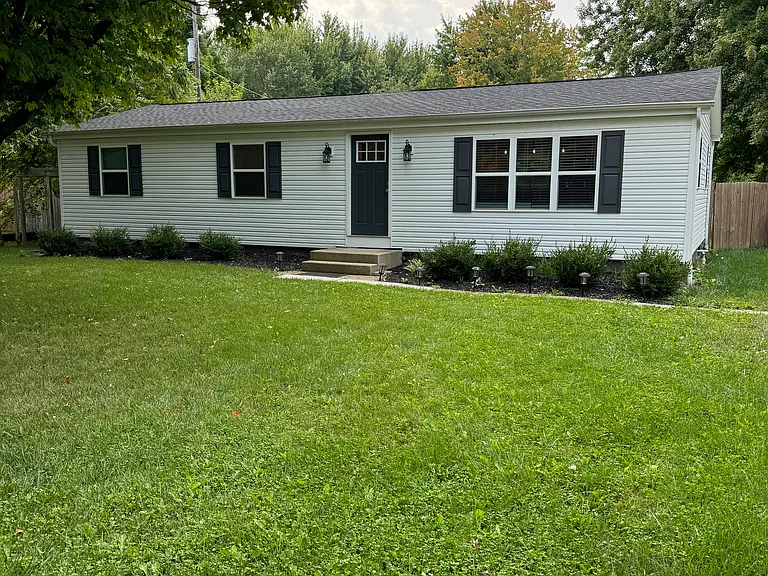 11061 Johnstown Rd — Photo 2