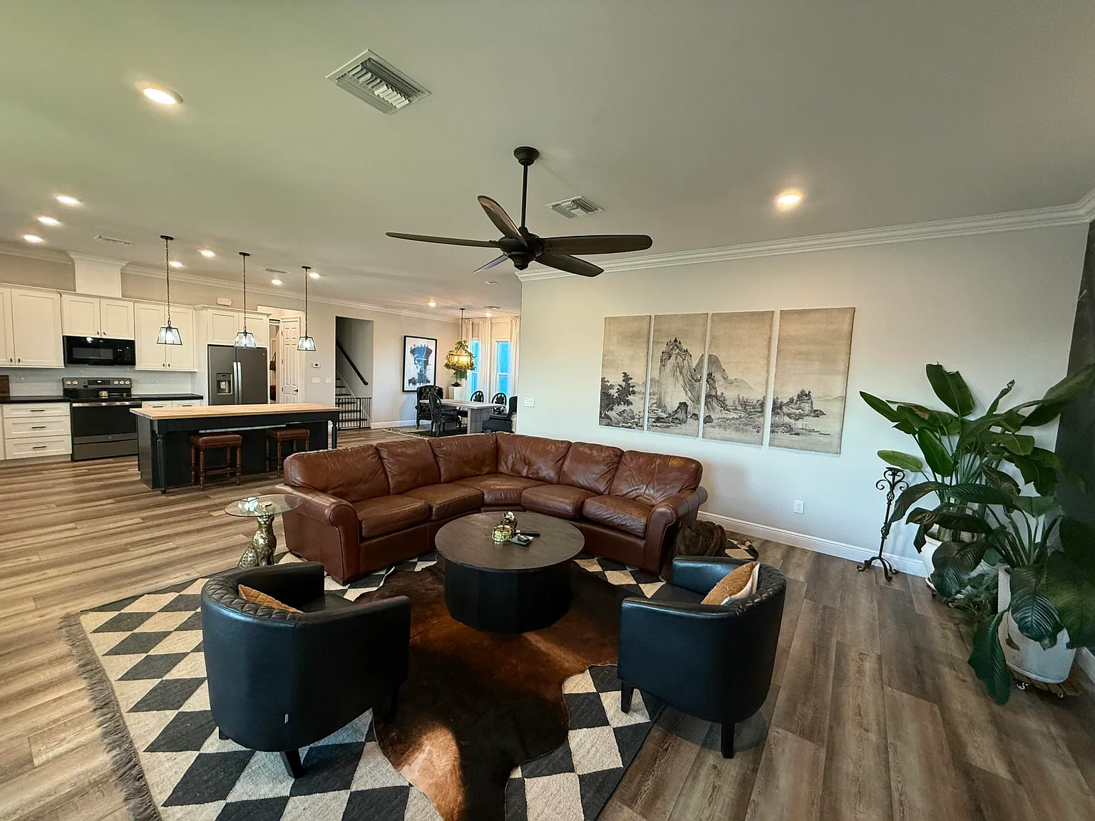 4 bed, 2.0 bath, 2886 sqft, $3,800 — Photo 4