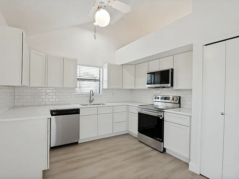 4605 Horizon Dr — Photo 11