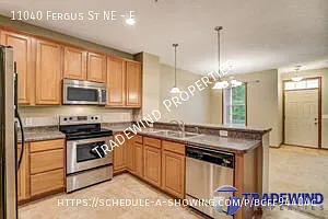 Fabulous 2 Bed 2.5 Bath Townhome — Photo 3